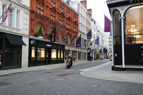 Shop in style on prestigious Bond Street, moments away