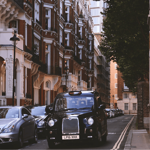 Be inspired by atmospheric beauty of London from this apartment in Marylebone