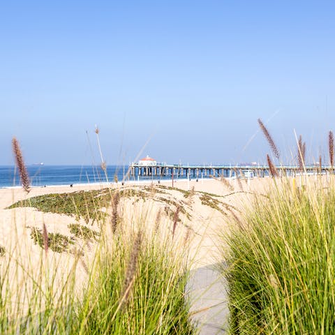 Make the most of your unmatched location overlooking Manhatan Beach
