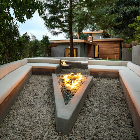 Gather around the fire pit for drinks and stargazing