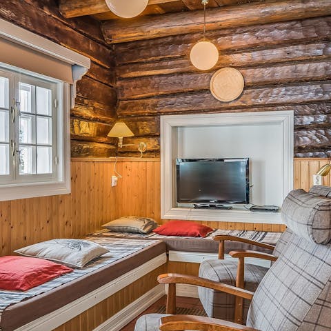 Enjoy the real cabin-in-the-woods decor