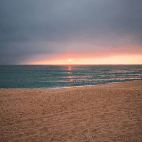 Explore Beach Gale-Fontainhas, a fifteen-minute drive away