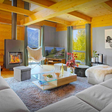 Make memories together in this attractive mountain home