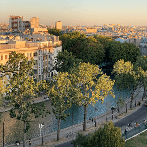 Discover Canal Saint-Martin's trendy bars and cool eateries