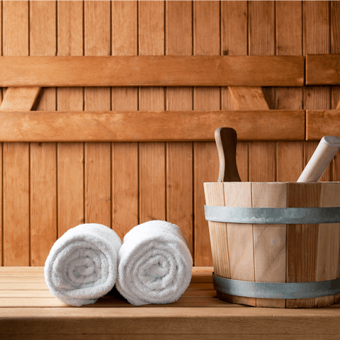 Feel the benefits of an infrared sauna with a chromo-therapy effect without leaving home