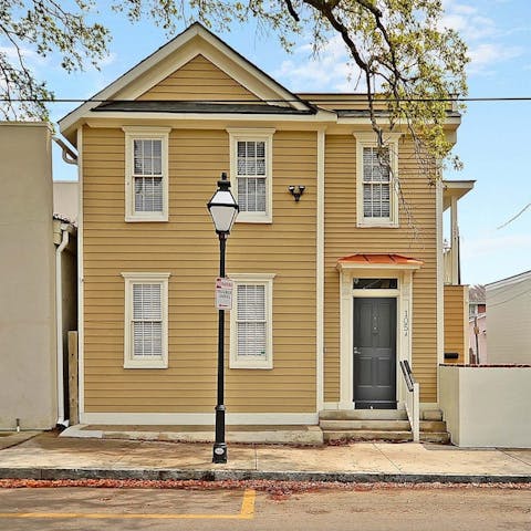 Stay in a traditional townhouse in the heart of Charleston