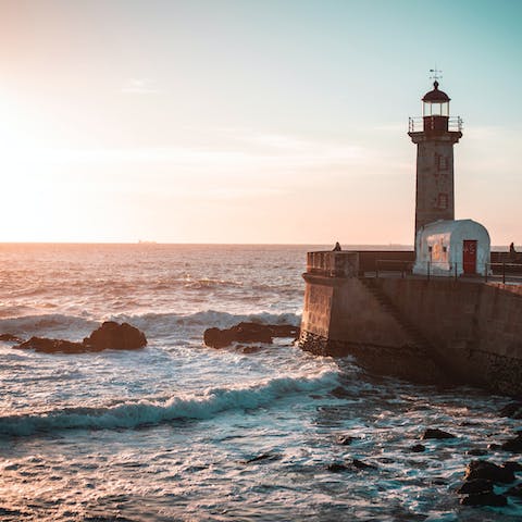 Discover the beautiful seafront location of Foz do Douro