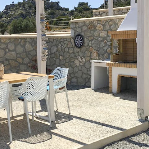 Cook and dine al fresco