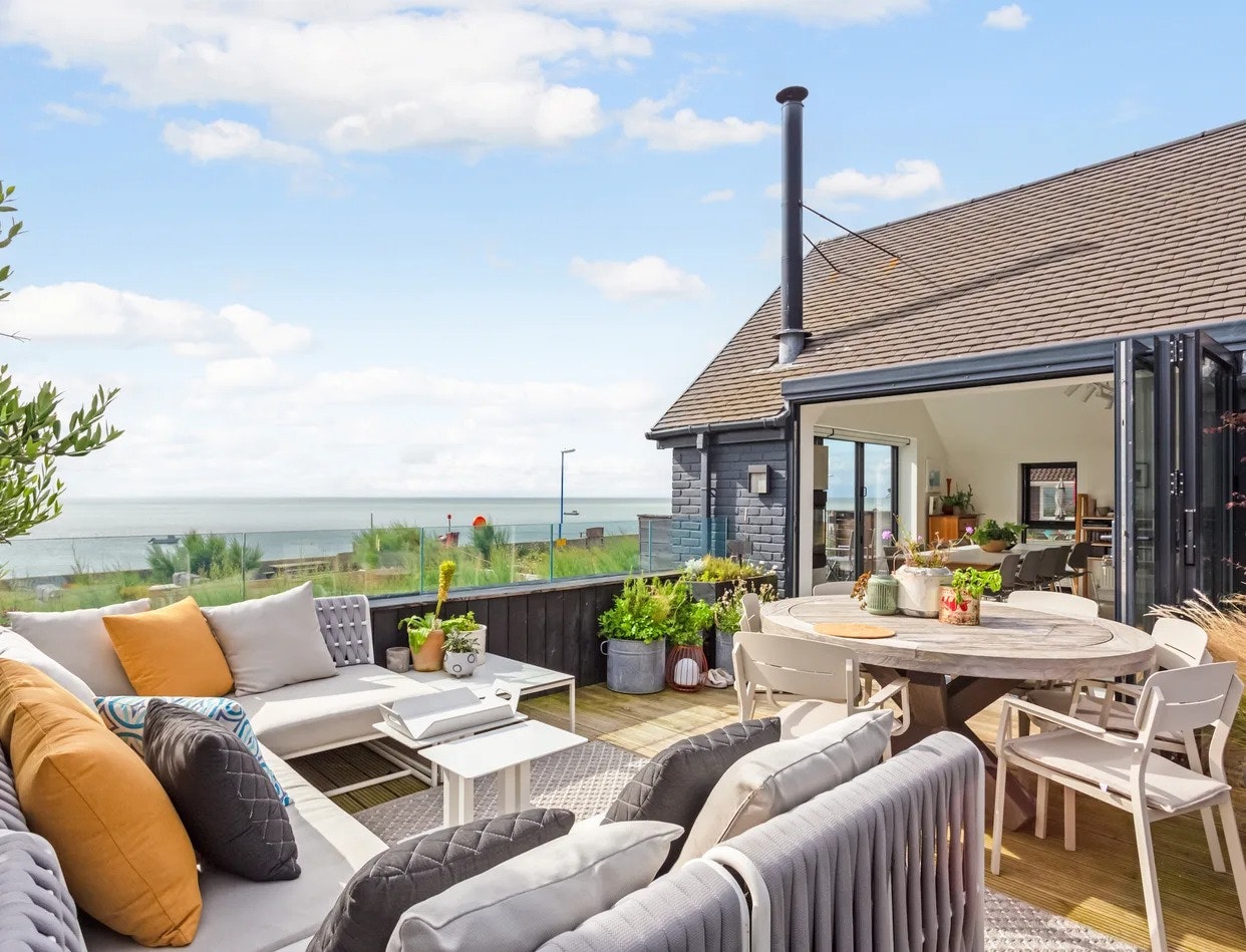 The Shoreline House