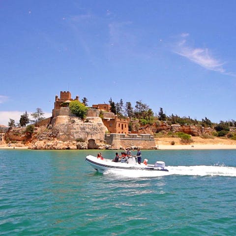Stay just a short drive from the beaches of Vale do Lobo and Praia do Ancão.