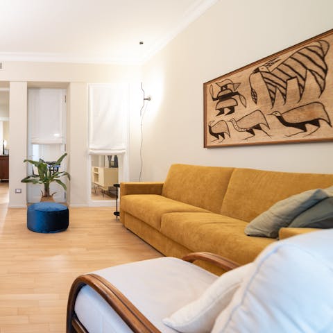 Rest up in the comfortable living area after sightseeing