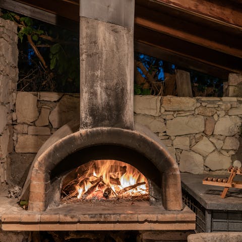 Savour the smokey flavours of a freshly grilled seafood dinner