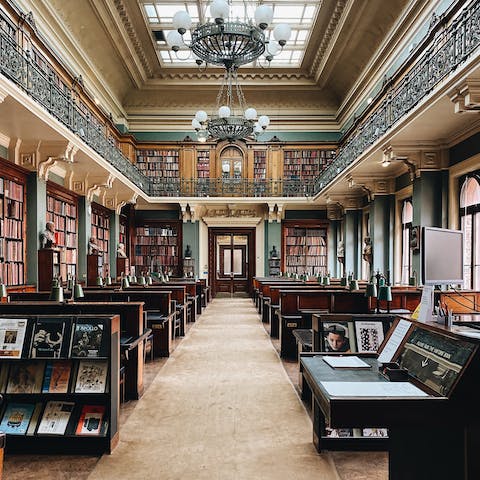 Walk to the Natural History Museum & V&A in under twenty minutes