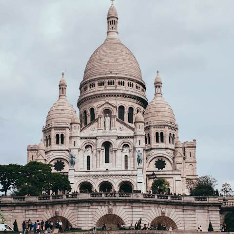 Visit the iconic Basilique du Sacré-Cœur – it's within walking distance