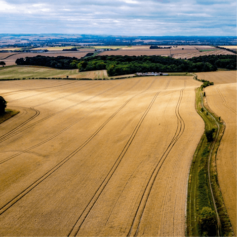 Explore Oxfordshire, including this home’s location, Henley-on-Thames