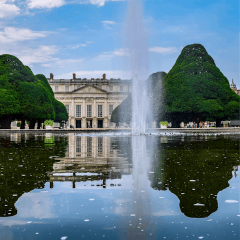Reach the entrance to Hampton Court Palace in just three minutes on foot