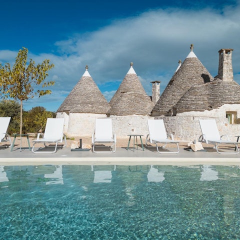 Relax in the Southern Italian sun by the private pool