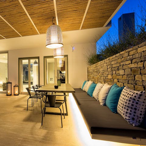 Spend your evenings on the outdoor sofa – the perfect spot for card games and drinks