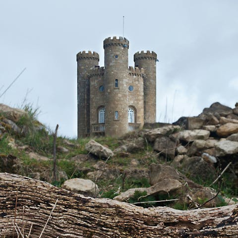 Drive 12 miles to Broadway for picture-perfect scenery