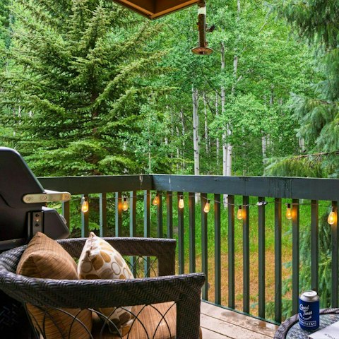 Start the morning with a coffee among the pine trees