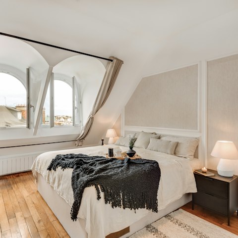 Take a quick snooze after shopping along the Champs-Élysées nearby