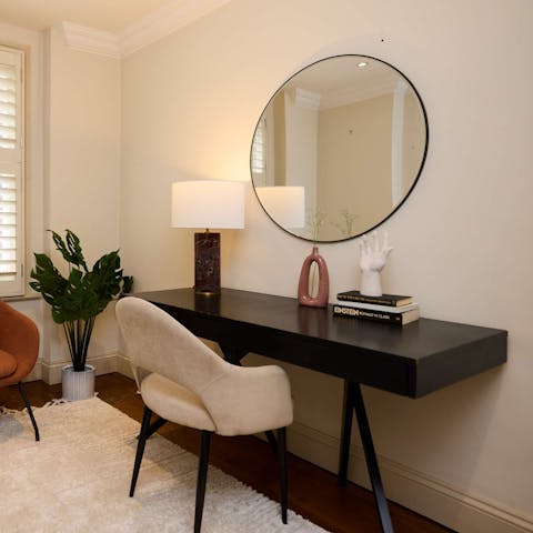 Work in peace in the separate study