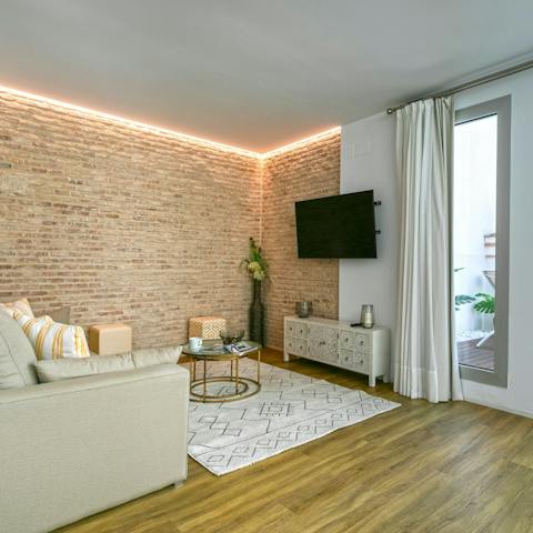 Find a wonderful sense of relaxation in the open-plan living room