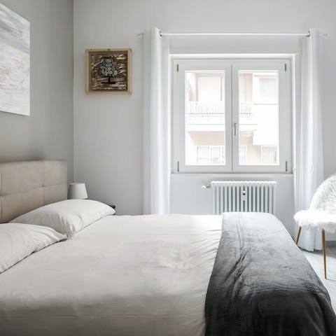 Wake up in the comfortable bedrooms feeling rested and ready for another day of Rome sightseeing
