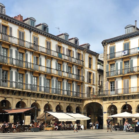 Visit the charming cafes along La Parte Vieja, which is a seventeen-minute drive away
