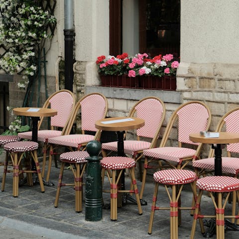 Soak up the atmosphere while sipping drinks in a cafe
