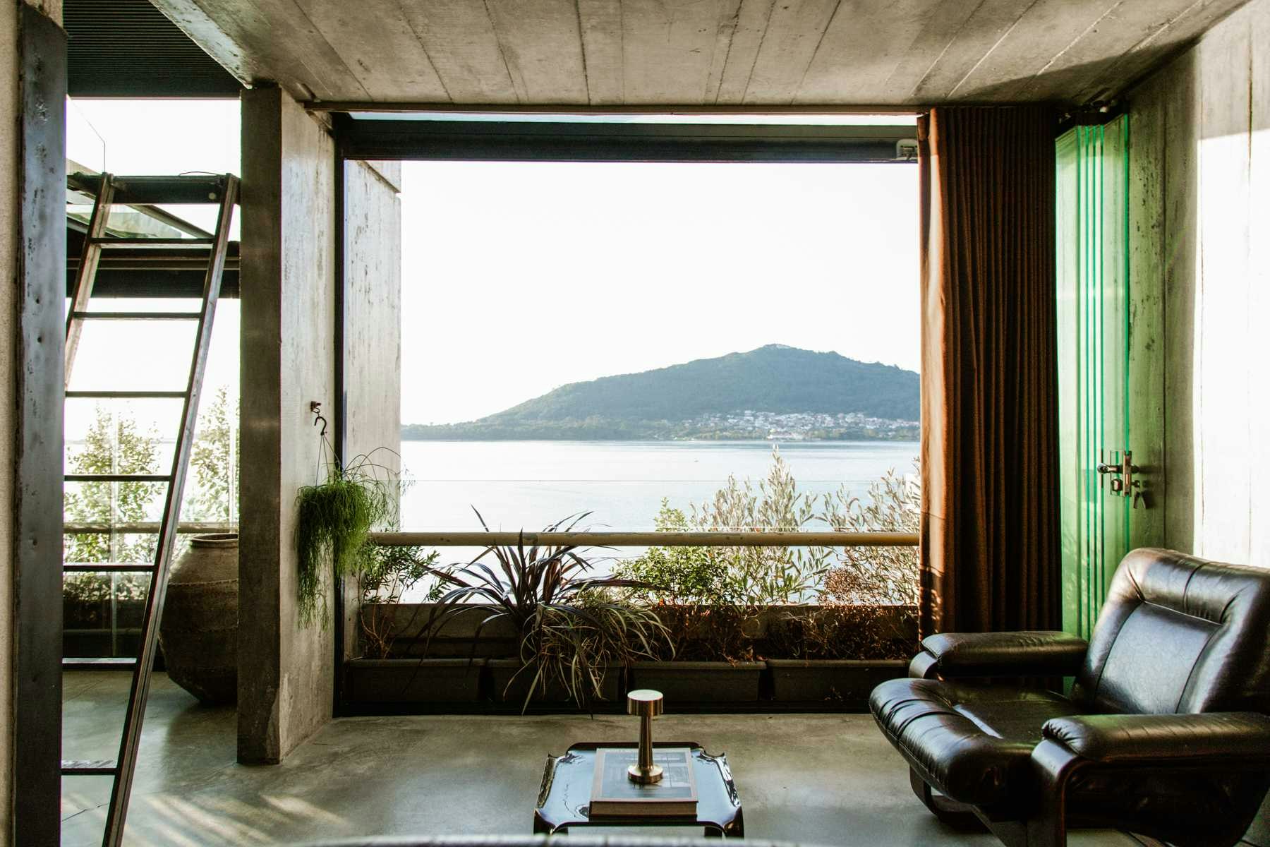 Minho Outlook