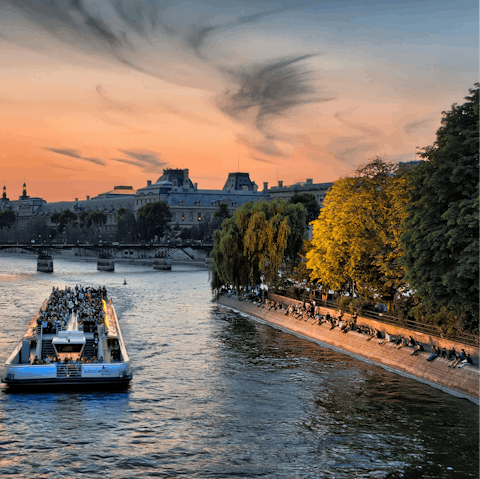 Stroll to the banks of the Seine, just ten-minutes away by foot