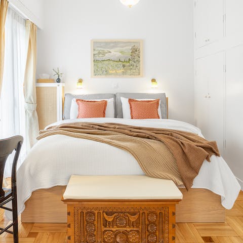 Wake up in the comfortable bedroom feeling rested and ready for another day of Athens sightseeing