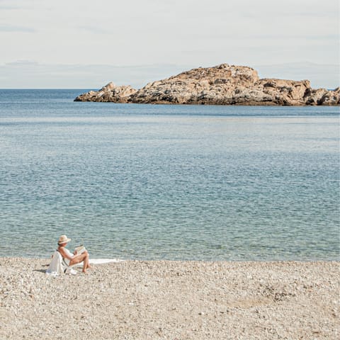 Visit the beautiful sandy beaches of the Costa Brava, with one just a short walk away