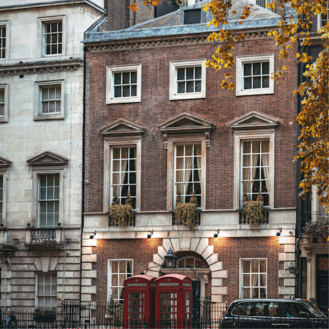 Stay in the heart of fashionable Mayfair