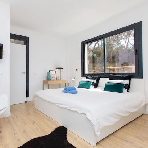 Wake up in the comfortable bedrooms feeling rested and ready for another day of fun in the sun