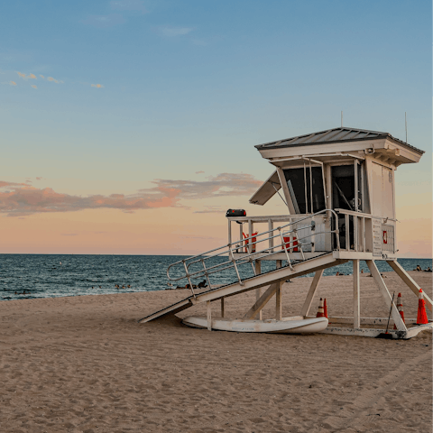 Stroll along Fort Lauderdale Beach – just a minute away