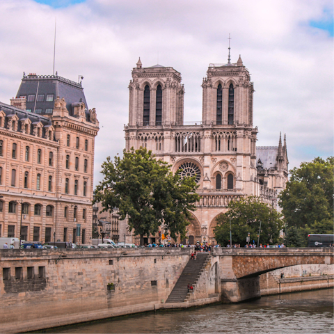 Wander just down the river to the Île de la Cité