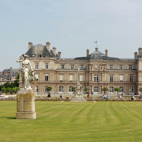 Visit the nearby Jardin du Luxembourg