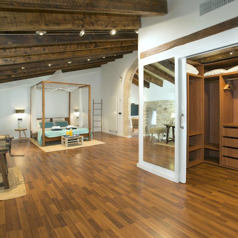 Sprawl out and unwind in the large double bedroom
