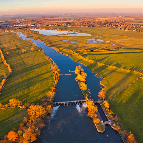 Wander alongside the picturesque River Thames