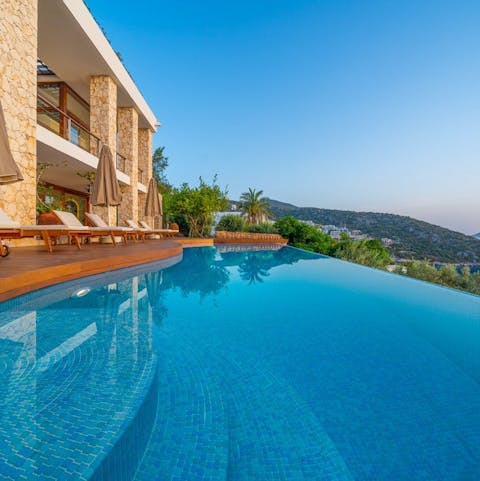 While away sunny afternoons in the private infinity pool