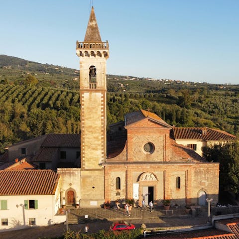 Visit the birthplace of Leonardo di Vinci, just ten minutes away