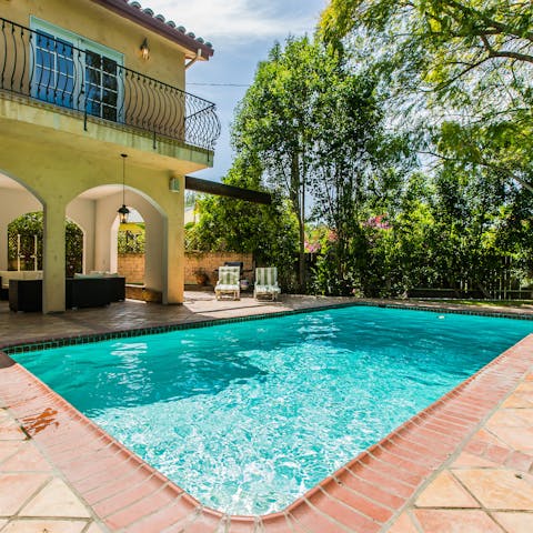 Cool off from the Californian sun with a refreshing dip in the pool