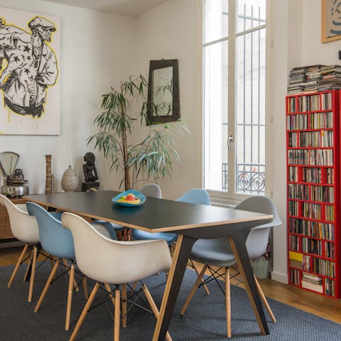 Enjoy a croque-monsieur at the dining table