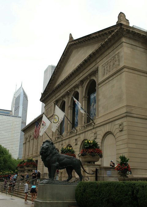 Stay a twenty-minute stroll from the Art Institute of Chicago