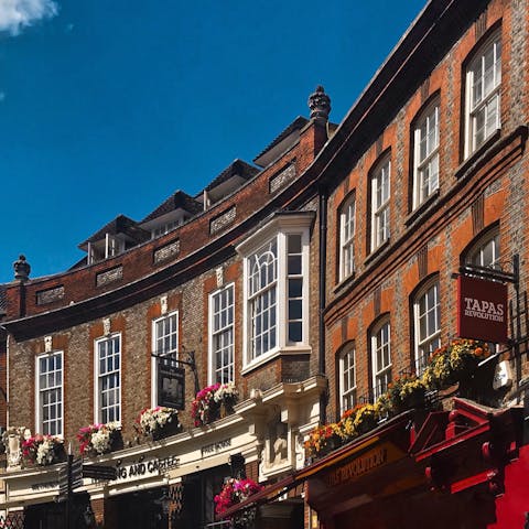 Stumble across bustling shops and restaurants, fifteen minutes away on foot
