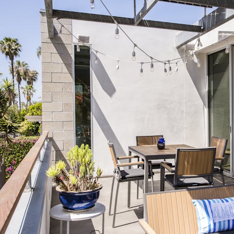 Lounge in the Cali sunshine with friends and family