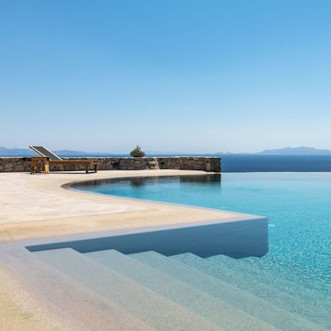 Take a refreshing dip in the infinity pool on hot afternoons