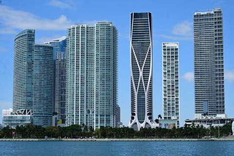Wander Miami Museum Park's vibrant bayfront cultural campus